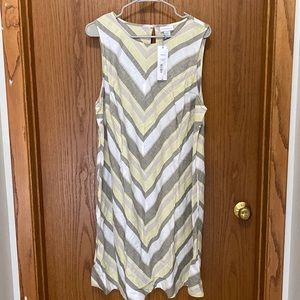 Striped sleeveless knee-length dress